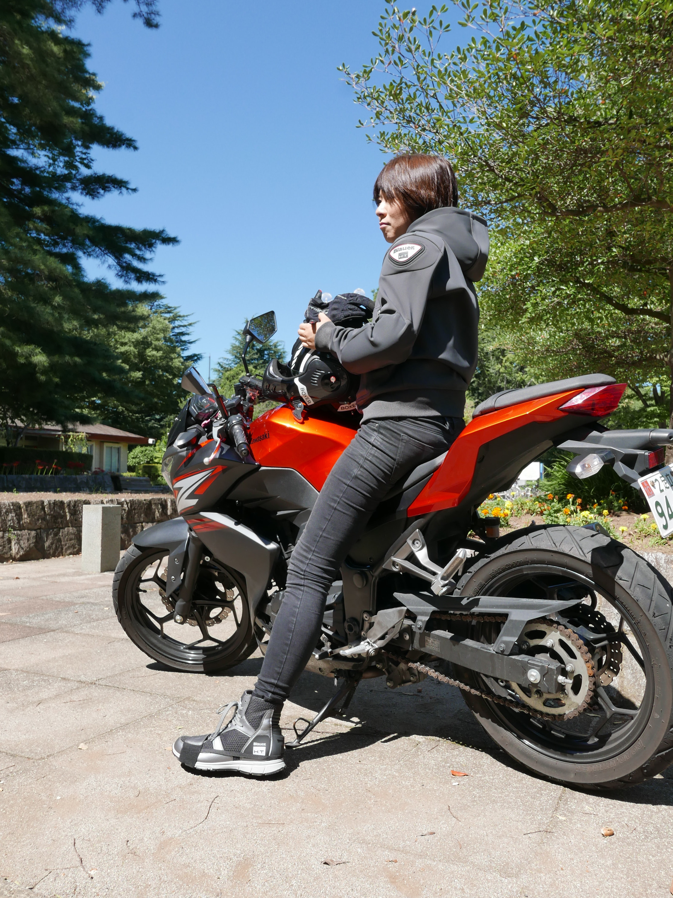 CHIKA rides with